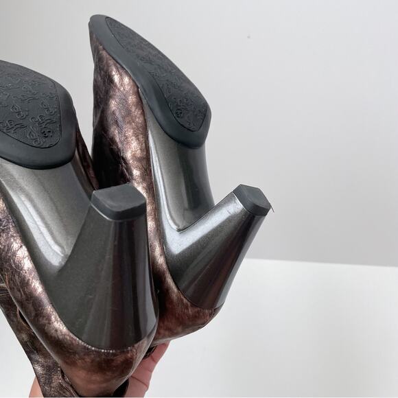 Helle Comfort Brown Booties Metallic Zipper Accent - Picture 9 of 11